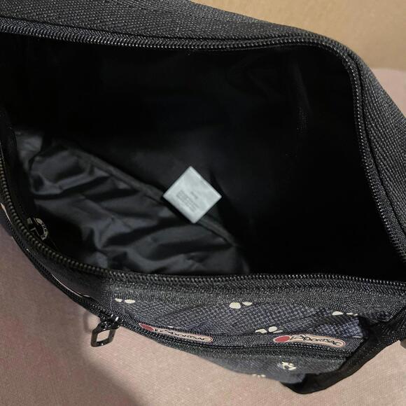 Lesportsac Snoopy Daisy Medium Everyday Bag NWT